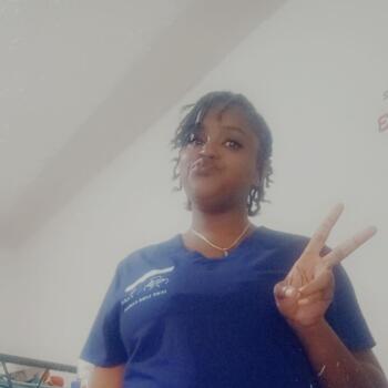 Babysitter Kingston: MISHKA