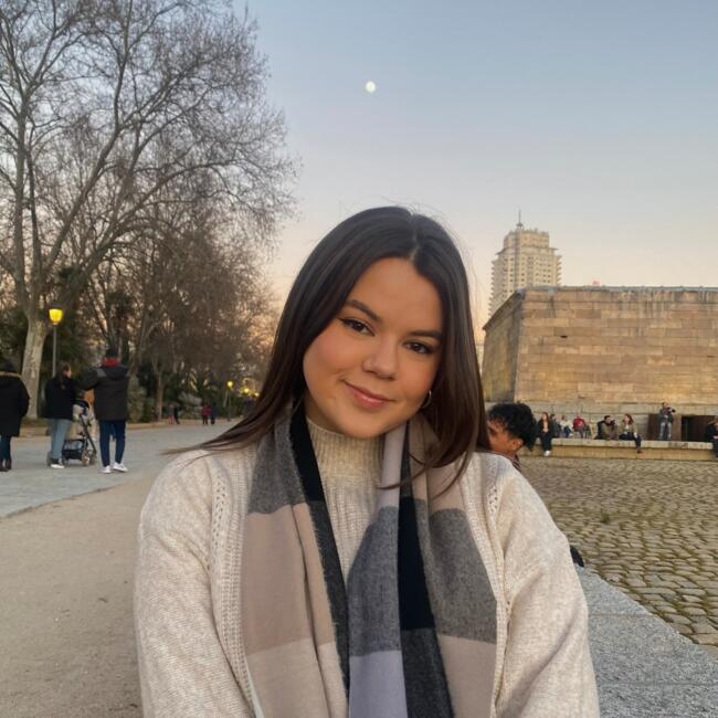 Babysitter in Espinho: Carolina