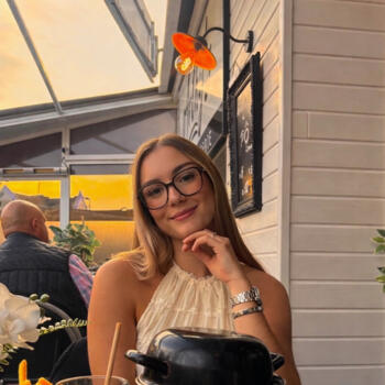 Babysitter in Lignol: Lana