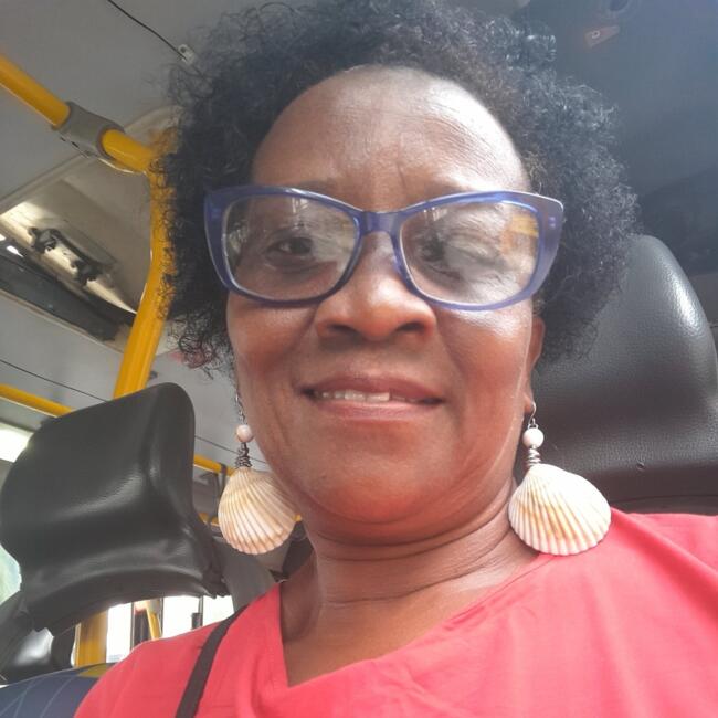 Babysitter in Salvador: Eliana