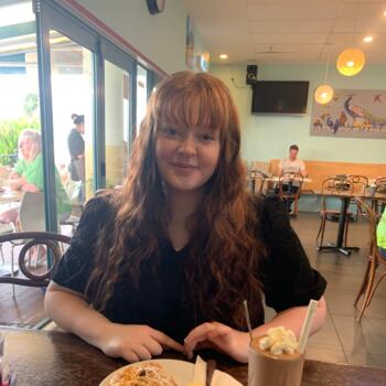 Babysitter Whangaparaoa: Gemma