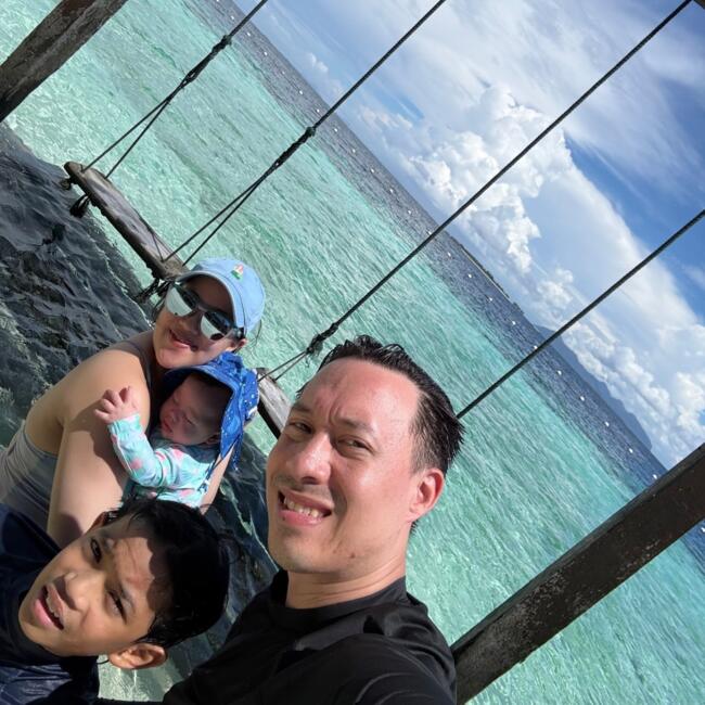Lowongan pekerjaan babysitting di Jakarta: Alex