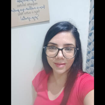 Babysitter in Campos dos Goytacazes: Angela