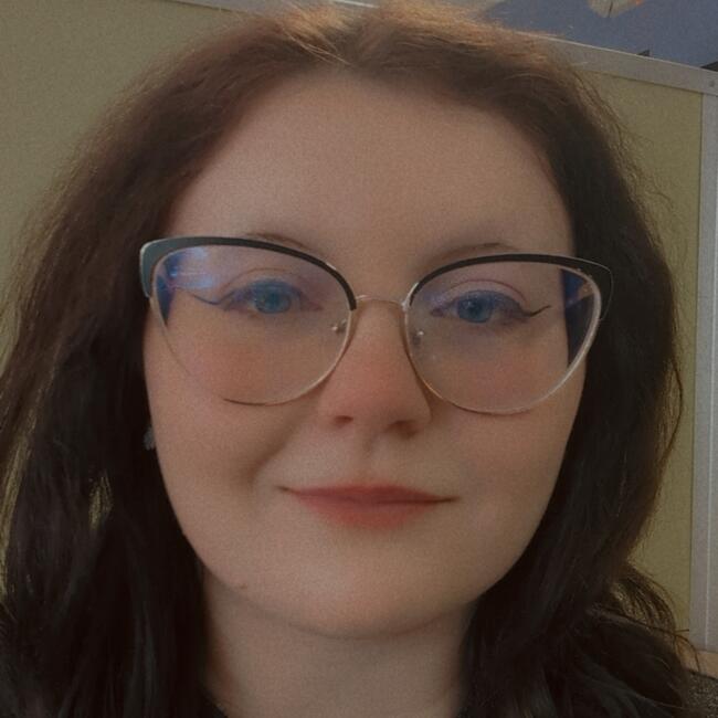 Babysitter in Flat Rock: Hannah