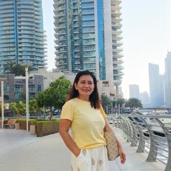 Babysitter Dubai: Genevive