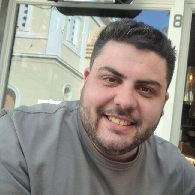 Babysitting job in Pátrai: Γιώργος