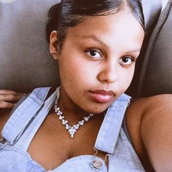 Babysitter in Bluff: Shanea