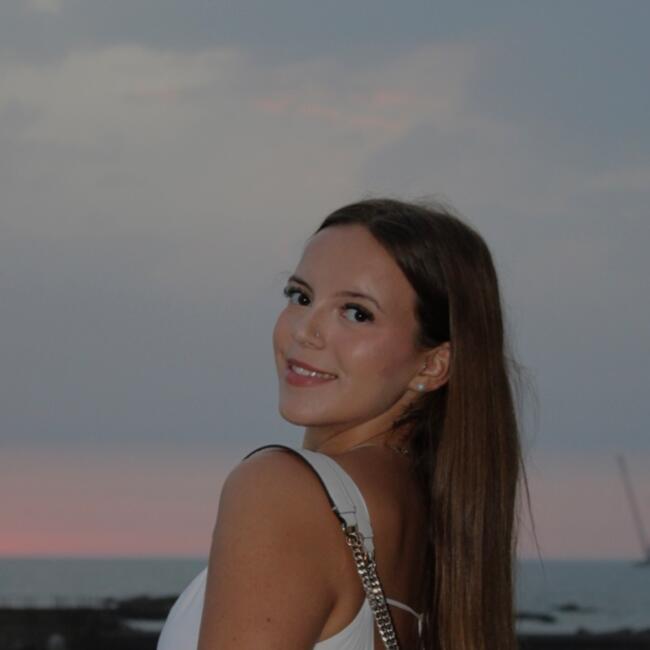 Babysitter in Maia: Maria