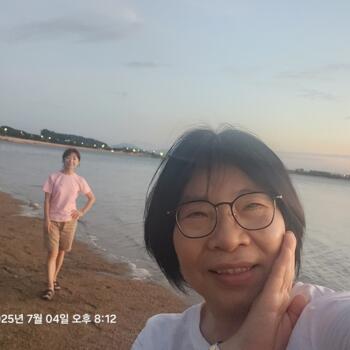 Babysitter in Gwangju: LEE