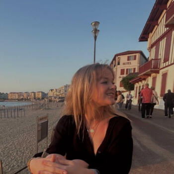 Babysitter in Pechbonnieu: Anne