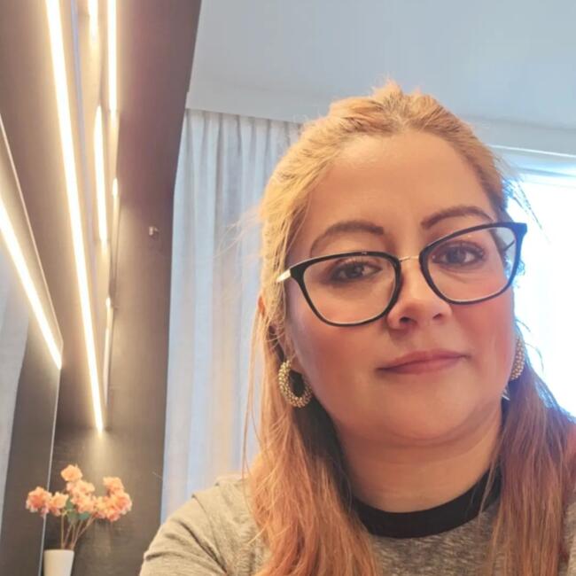 Babysitter in The Bronx: Silvia