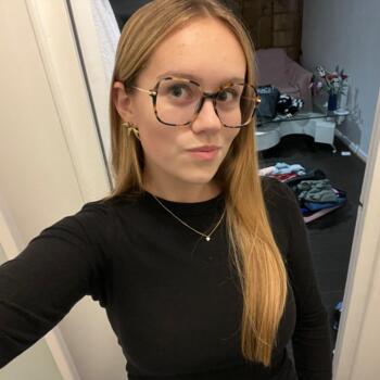 Babysitter in Bordeaux: Lila