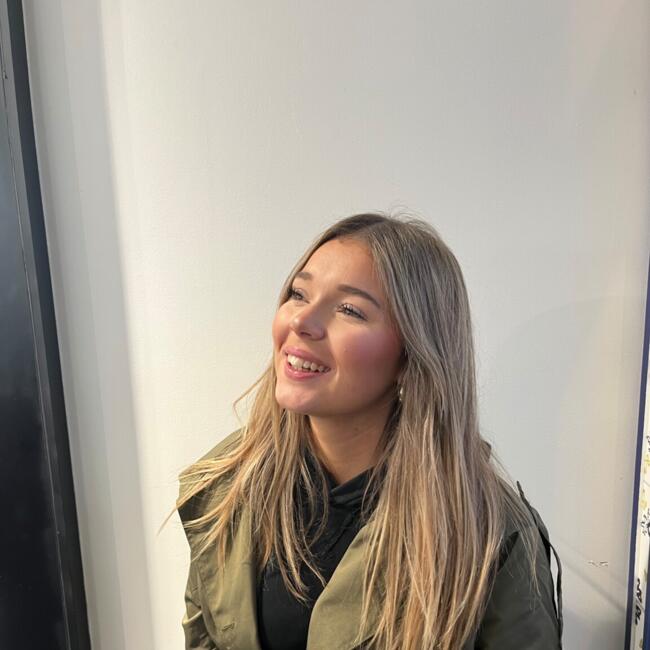 Babysitter in Montesson: Anouk