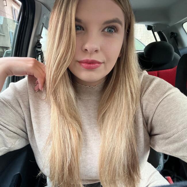 Babysitter in Blénod-lès-Toul: Coline