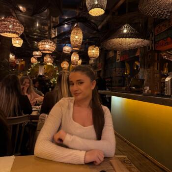 Babysitter in Evere: Florina