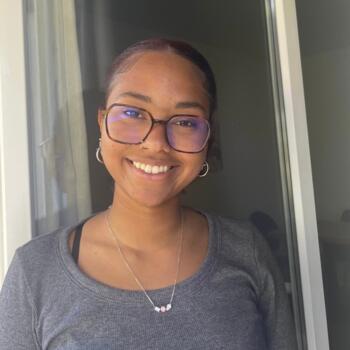 Babysitter in L'Haÿ-les-Roses: Léona