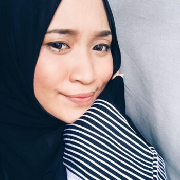 Babysitter in Singapore: Zahirah