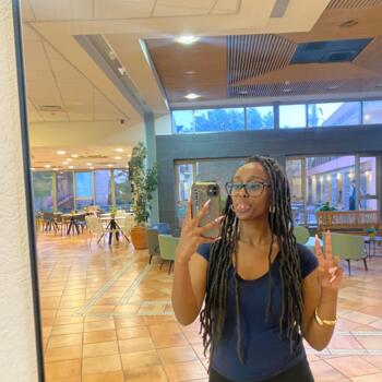 בייביסיטר חדרה: ליאל