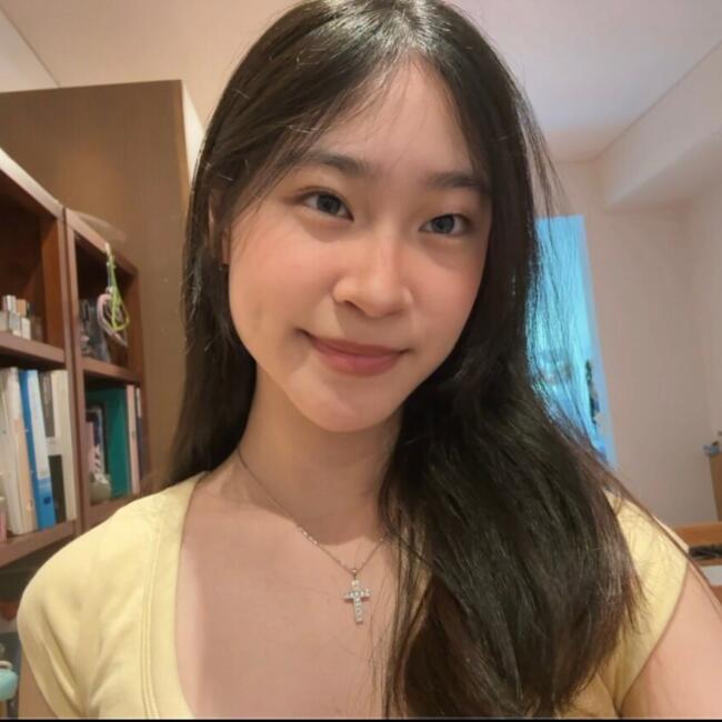 Babysitter in Singapore: Faith Kristiani