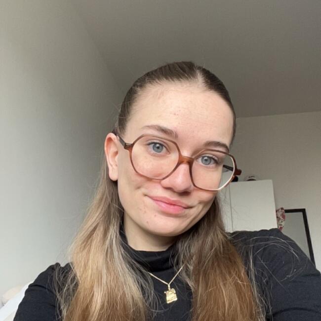 Babysitter in Tours: Candice