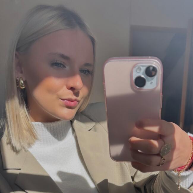 Babysitter in Saint-Dolay: Laura