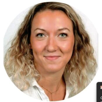 Babysitter in St-Malo: Zoe