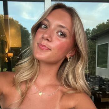 Babysitter in San Antonio: Melania