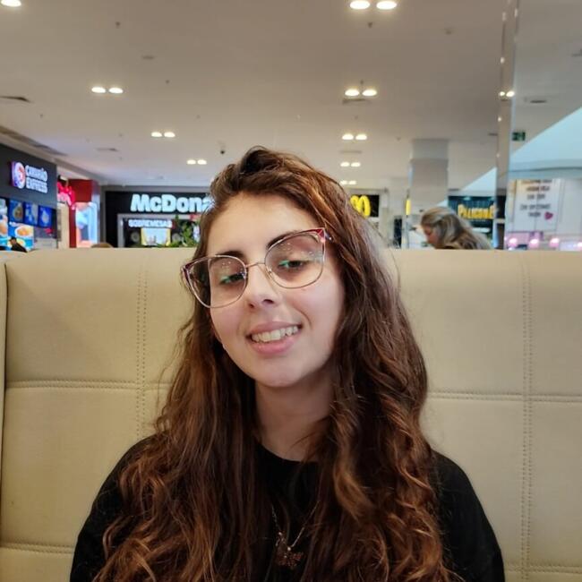 Babysitter in Canoas: Jeniffer
