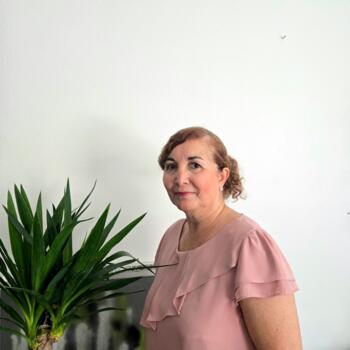 Nanny in Long Beach: Aida