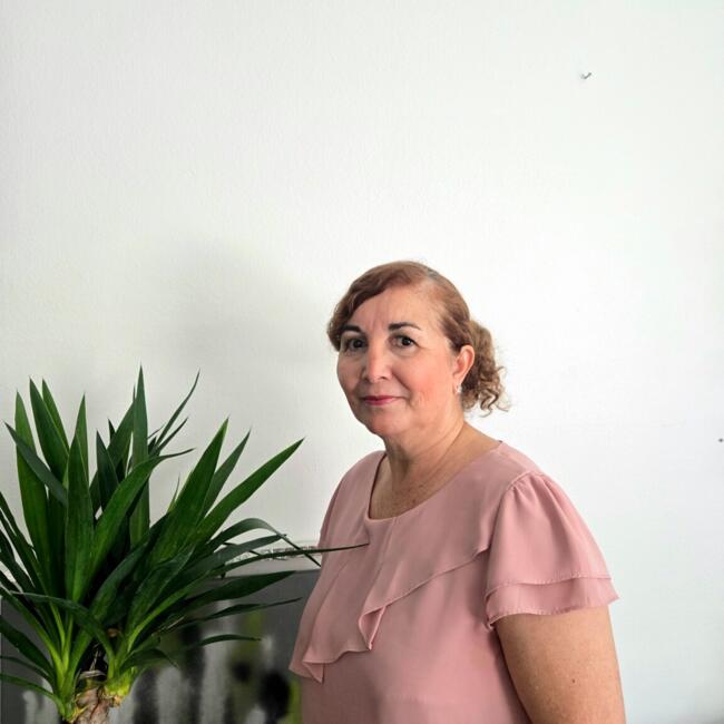 Nanny in Long Beach: Aida