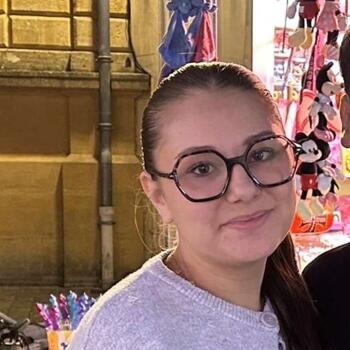 Baby-sitter Nouvion-sur-Meuse: Clemence