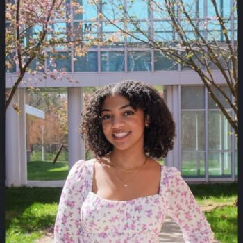 Babysitter in South Windsor: Leliana