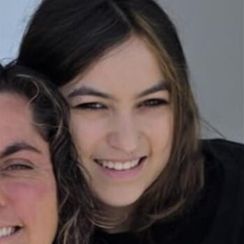 Babysitter in Wellington: Grey