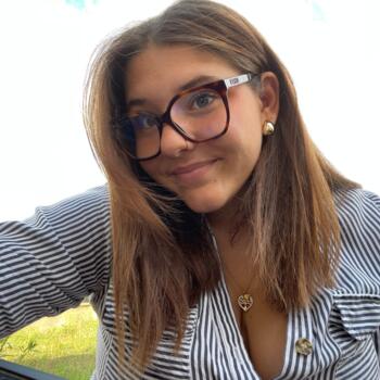 Babysitter in Saint-Etienne: Calista