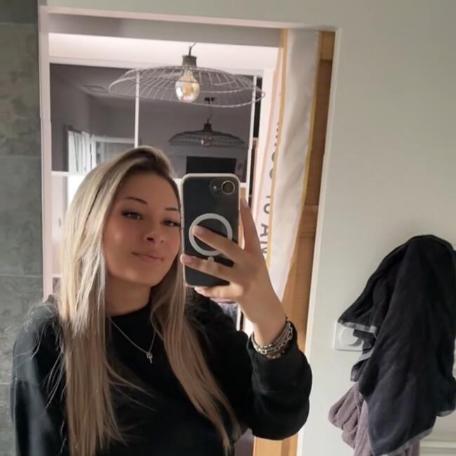 Babysitter in Saint-Aubin-de-Médoc: Jeanne