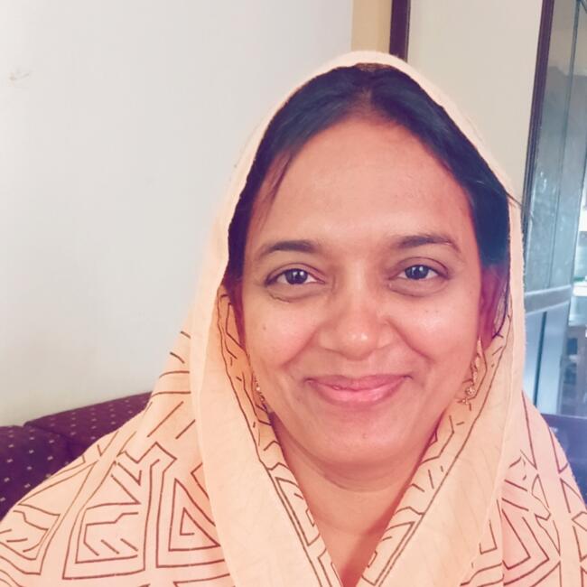 चेन्नई में बेबीसिटर: Sharmila