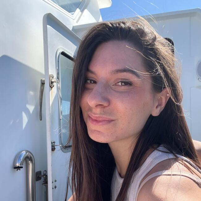 Babysitter in Châteauneuf-les-Martigues: Laura