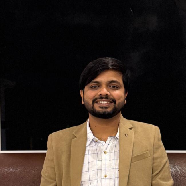 कोलकाता में बेबीसिटिंग की नौकरी: Dr. M Hossain