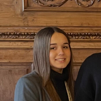 Babysitter in Saint-Martin-de-Crau: Anais