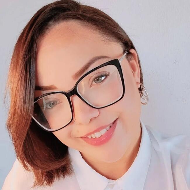 Babysitter in Jambeiro: Tatiane