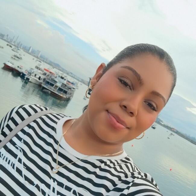 Niñera en Panamá: Adriana