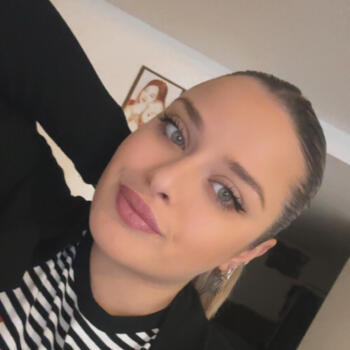 Babysitting job in Saint-Germain-des-Fossés: babysitting job Adriana