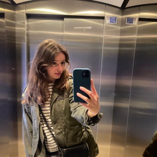 Babysitter in Boulogne-Billancourt: Louise