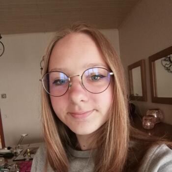 Babysitter in Erquelinnes: Yna