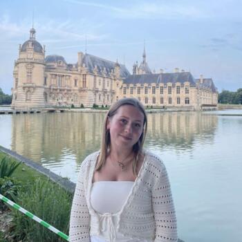 Babysitter in Beauvais: Justine