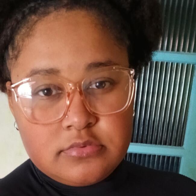 Babá em Canoas: Thieli 