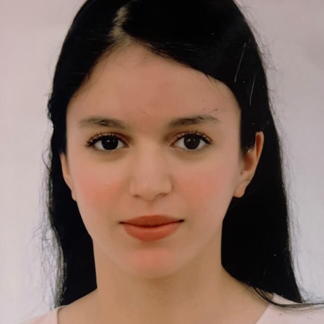 وظيفة جليسة أطفال في العرائش: Malak