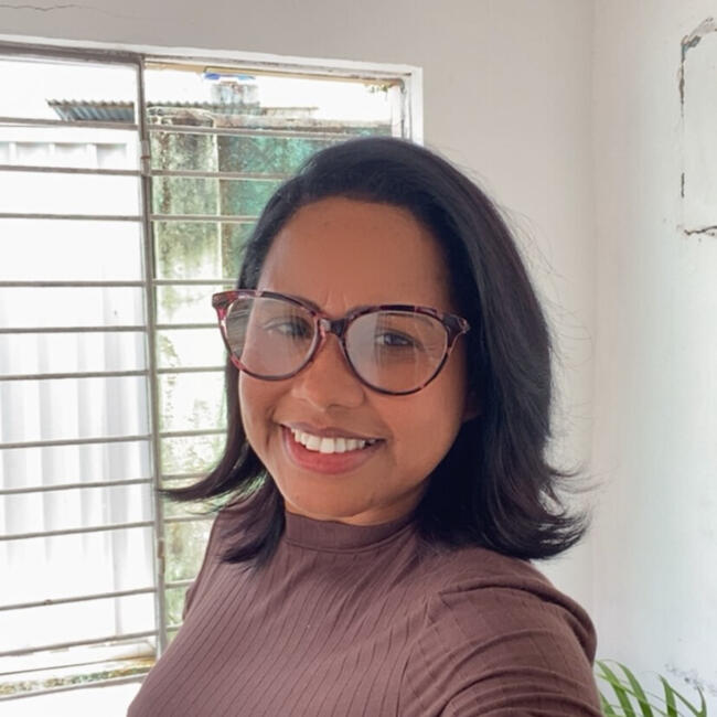 Babá em Moreno: Rosângela