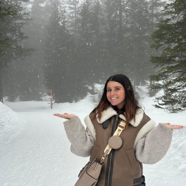 Babysitter in Courtois-sur-Yonne: Lili rose