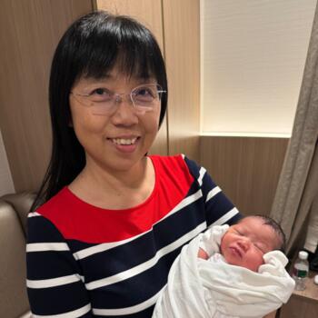 Babysitter in Singapore: Elaine